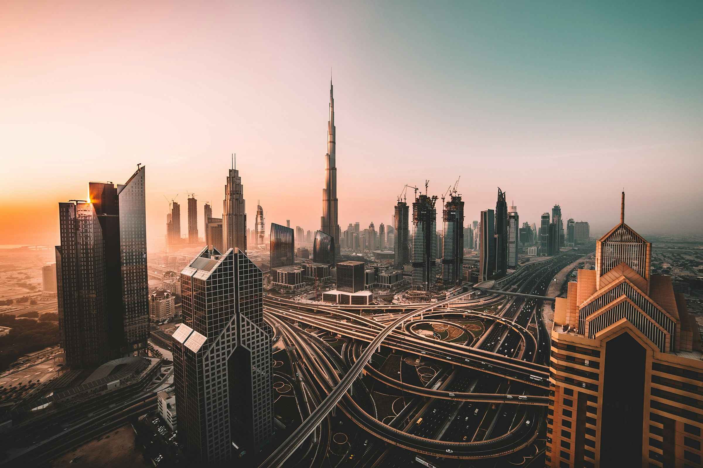 Ultimate Guide: Starting a Business in Dubai – Licenses, Marketing & More